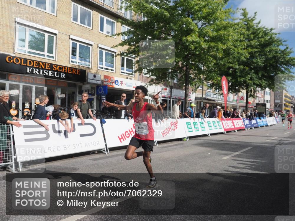 15.09.2024 - PSD Bank Halbmarathon Miley Keyser http://msf.ph/oto/7062329 15.09.2024 11:08:34 Ziel 477, 487, 493, 562, 807, 1076 meine-sportfotos.de