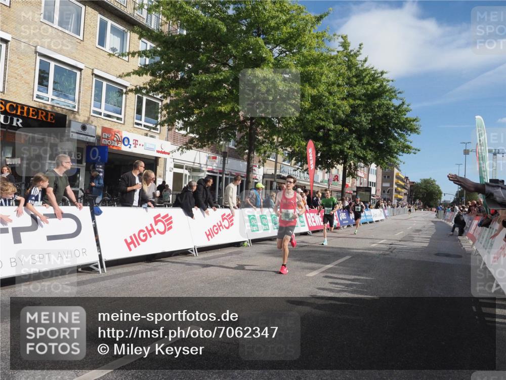 15.09.2024 - PSD Bank Halbmarathon Miley Keyser http://msf.ph/oto/7062347 15.09.2024 11:08:37 Ziel 477, 487, 562, 807, 1076 meine-sportfotos.de