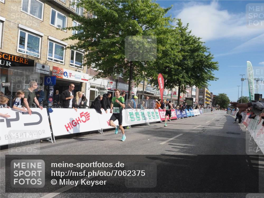 15.09.2024 - PSD Bank Halbmarathon Miley Keyser http://msf.ph/oto/7062375 15.09.2024 11:08:38 Ziel 477, 487, 562, 807, 1076 meine-sportfotos.de