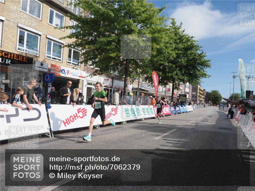15.09.2024 - PSD Bank Halbmarathon Miley Keyser http://msf.ph/oto/7062379 15.09.2024 11:08:38 Ziel 477, 487, 562, 807, 1076 meine-sportfotos.de