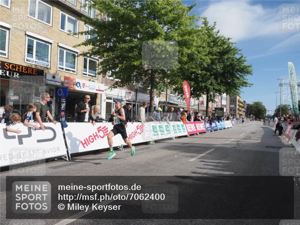 15.09.2024 - PSD Bank Halbmarathon Miley Keyser http://msf.ph/oto/7062400 15.09.2024 11:08:39 Ziel 477, 487, 525, 562, 807, 1076 meine-sportfotos.de