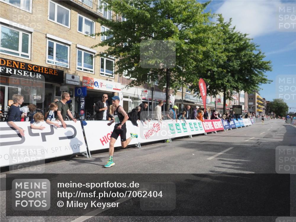 15.09.2024 - PSD Bank Halbmarathon Miley Keyser http://msf.ph/oto/7062404 15.09.2024 11:08:39 Ziel 477, 487, 525, 562, 807, 1076 meine-sportfotos.de