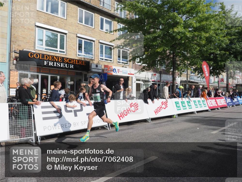 15.09.2024 - PSD Bank Halbmarathon Miley Keyser http://msf.ph/oto/7062408 15.09.2024 11:08:40 Ziel 477, 487, 525, 562, 807 meine-sportfotos.de