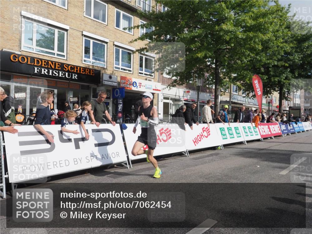 15.09.2024 - PSD Bank Halbmarathon Miley Keyser http://msf.ph/oto/7062454 15.09.2024 11:08:46 Ziel 496, 525, 807 meine-sportfotos.de