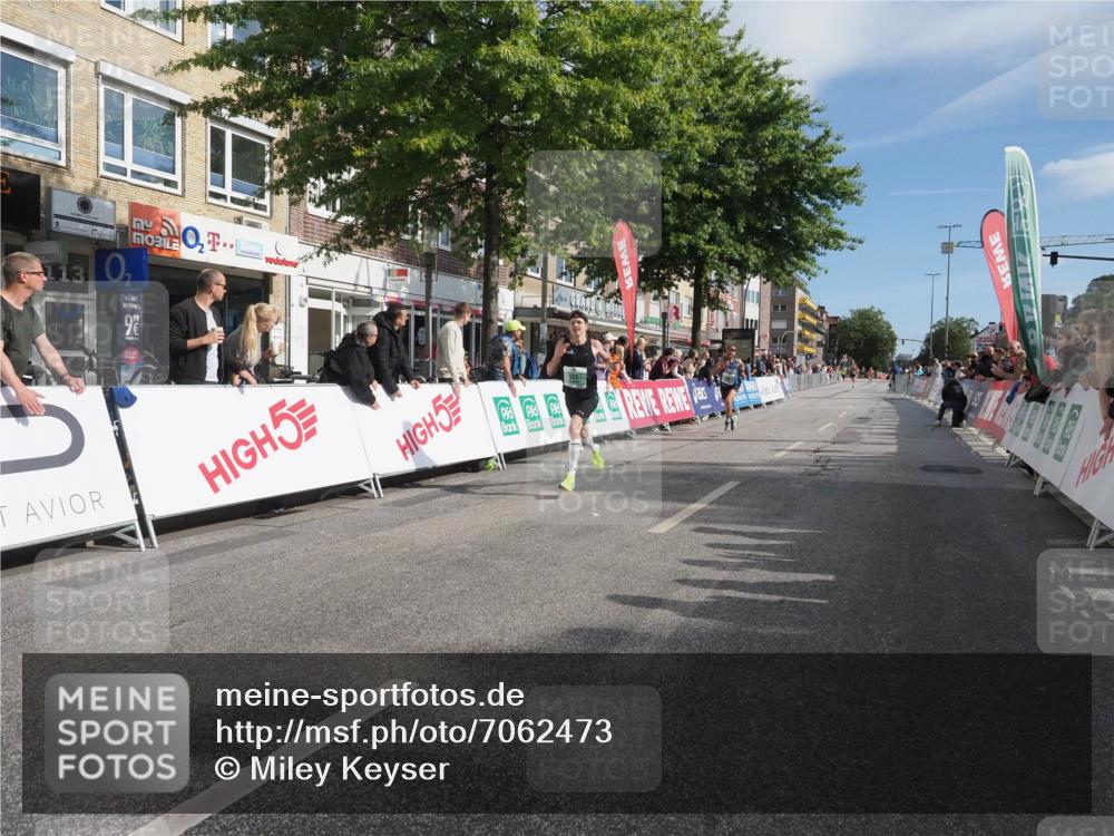 15.09.2024 - PSD Bank Halbmarathon Miley Keyser http://msf.ph/oto/7062473 15.09.2024 11:08:56 Ziel 495, 496, 510, 525 meine-sportfotos.de