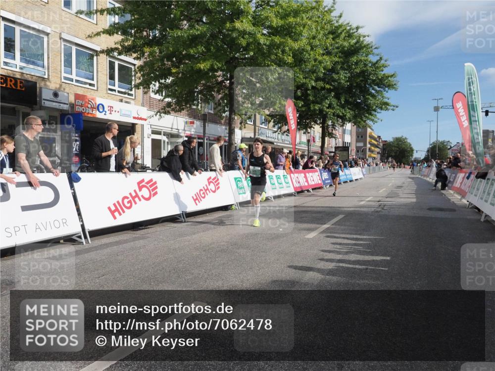 15.09.2024 - PSD Bank Halbmarathon Miley Keyser http://msf.ph/oto/7062478 15.09.2024 11:08:56 Ziel 495, 496, 510, 525 meine-sportfotos.de