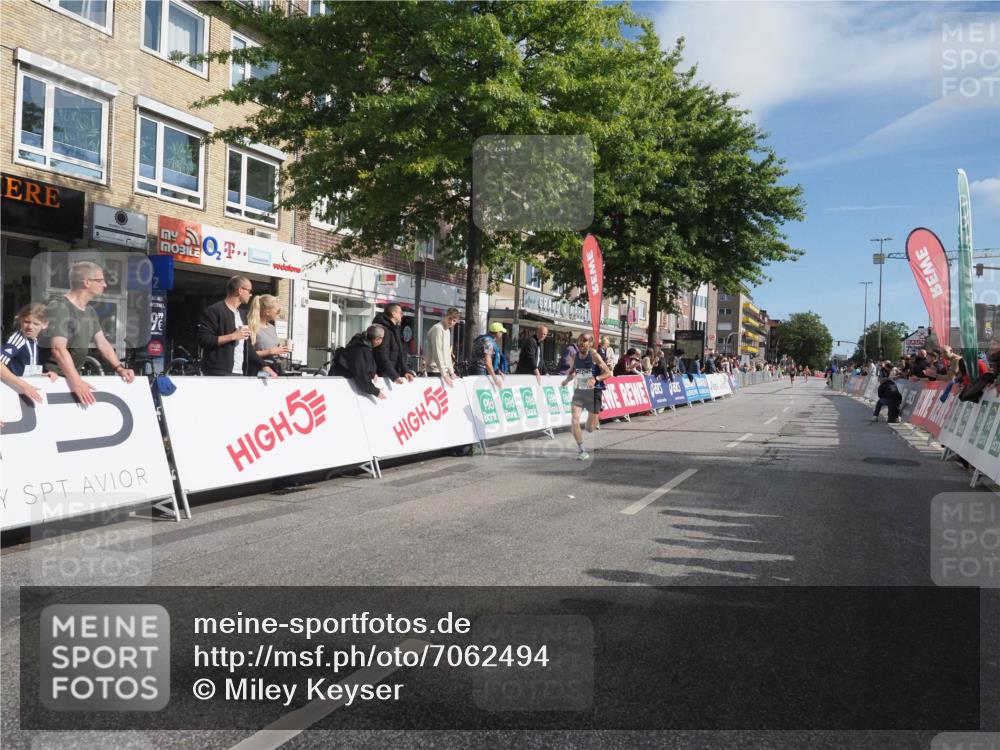 15.09.2024 - PSD Bank Halbmarathon Miley Keyser http://msf.ph/oto/7062494 15.09.2024 11:08:57 Ziel 495, 496, 510, 525 meine-sportfotos.de