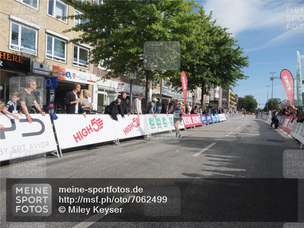 15.09.2024 - PSD Bank Halbmarathon Miley Keyser http://msf.ph/oto/7062499 15.09.2024 11:08:57 Ziel 495, 496, 510, 525 meine-sportfotos.de