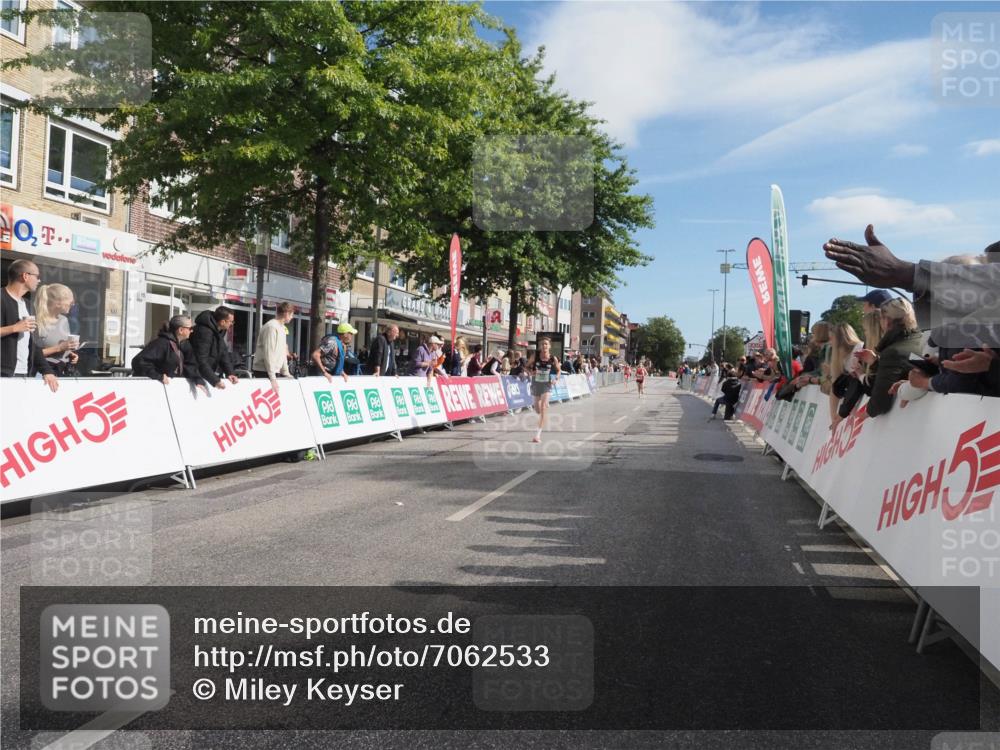15.09.2024 - PSD Bank Halbmarathon Miley Keyser http://msf.ph/oto/7062533 15.09.2024 11:09:05 Ziel 495, 499, 510, 529 meine-sportfotos.de