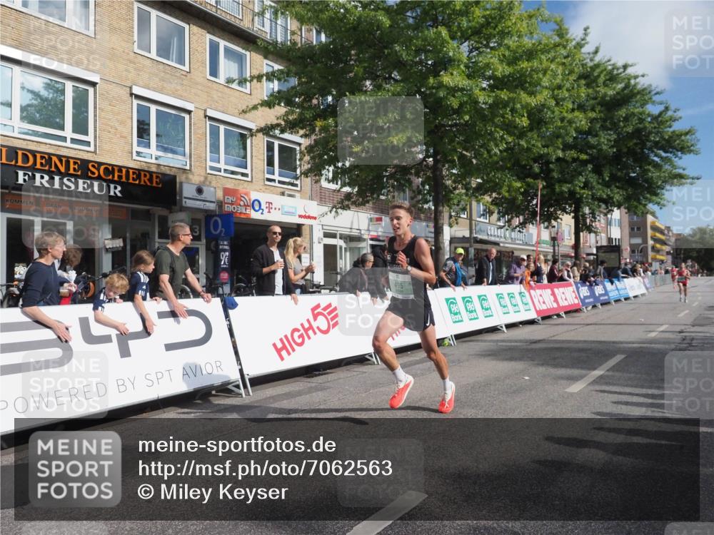 15.09.2024 - PSD Bank Halbmarathon Miley Keyser http://msf.ph/oto/7062563 15.09.2024 11:09:07 Ziel 495, 499, 510, 529 meine-sportfotos.de