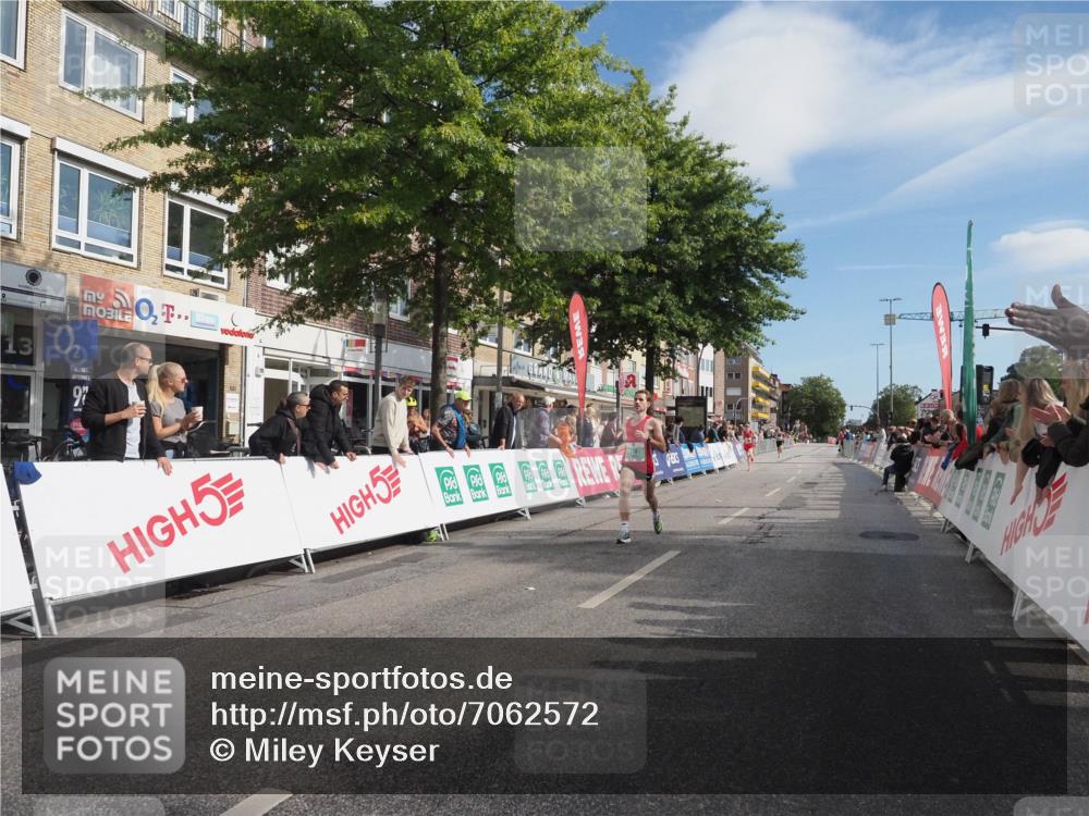 15.09.2024 - PSD Bank Halbmarathon Miley Keyser http://msf.ph/oto/7062572 15.09.2024 11:09:09 Ziel 495, 499, 510, 529 meine-sportfotos.de