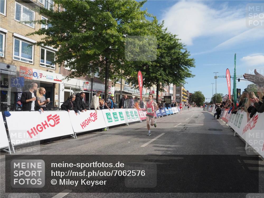 15.09.2024 - PSD Bank Halbmarathon Miley Keyser http://msf.ph/oto/7062576 15.09.2024 11:09:10 Ziel 495, 499, 510, 529 meine-sportfotos.de