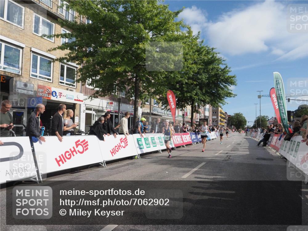 15.09.2024 - PSD Bank Halbmarathon Miley Keyser http://msf.ph/oto/7062902 15.09.2024 11:10:00 Ziel 463, 470, 473, 480, 484, 490, 514, 519, 531 meine-sportfotos.de