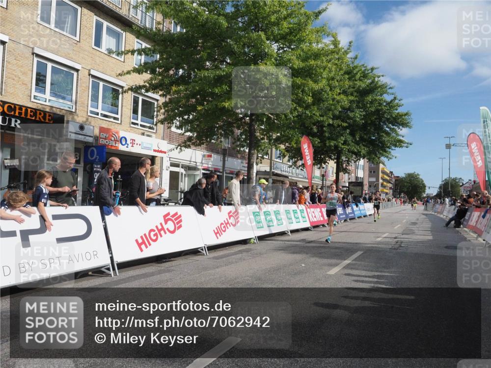 15.09.2024 - PSD Bank Halbmarathon Miley Keyser http://msf.ph/oto/7062942 15.09.2024 11:10:02 Ziel 463, 470, 473, 484, 490, 514, 519, 531 meine-sportfotos.de