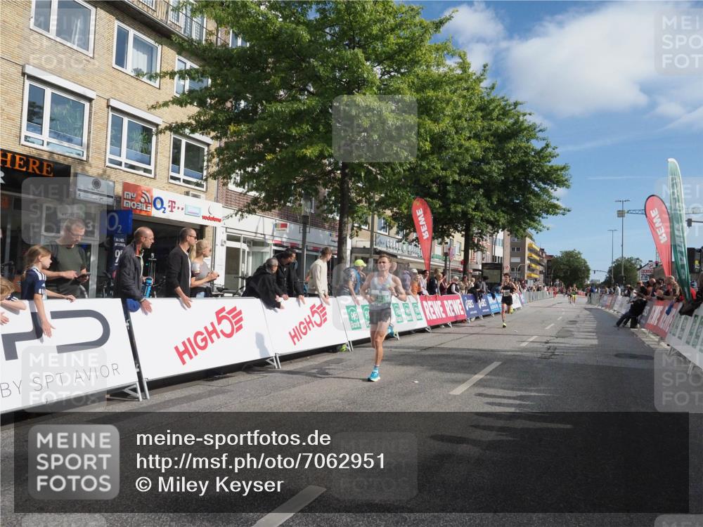15.09.2024 - PSD Bank Halbmarathon Miley Keyser http://msf.ph/oto/7062951 15.09.2024 11:10:03 Ziel 463, 470, 473, 484, 490, 514, 519, 531 meine-sportfotos.de