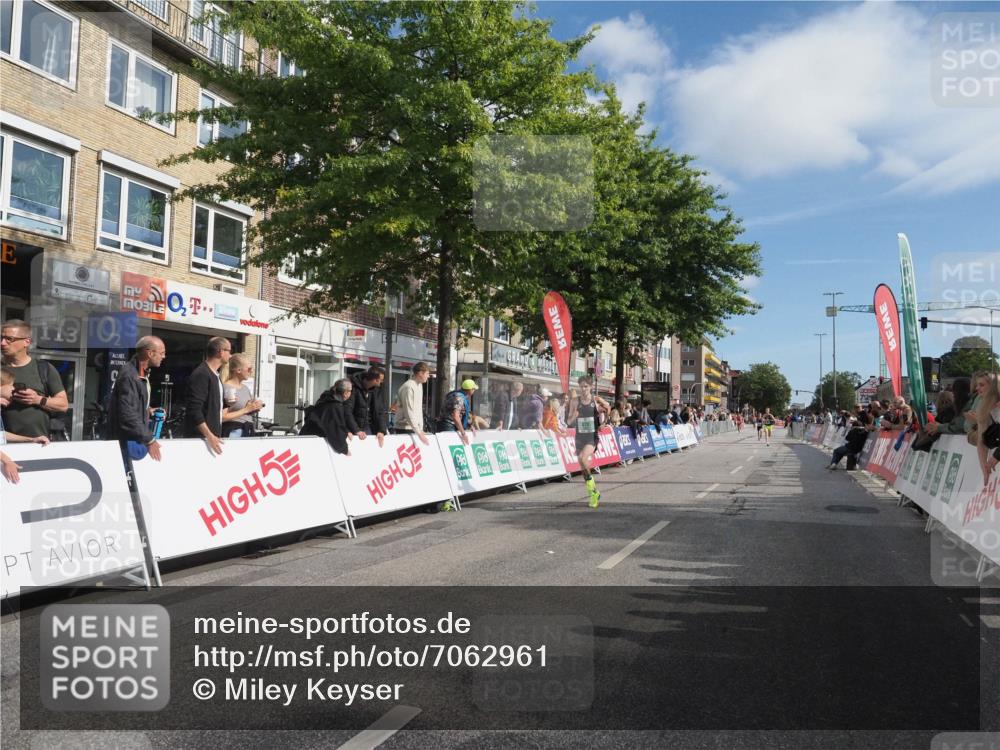 15.09.2024 - PSD Bank Halbmarathon Miley Keyser http://msf.ph/oto/7062961 15.09.2024 11:10:04 Ziel 463, 470, 473, 484, 490, 501, 514, 519 meine-sportfotos.de