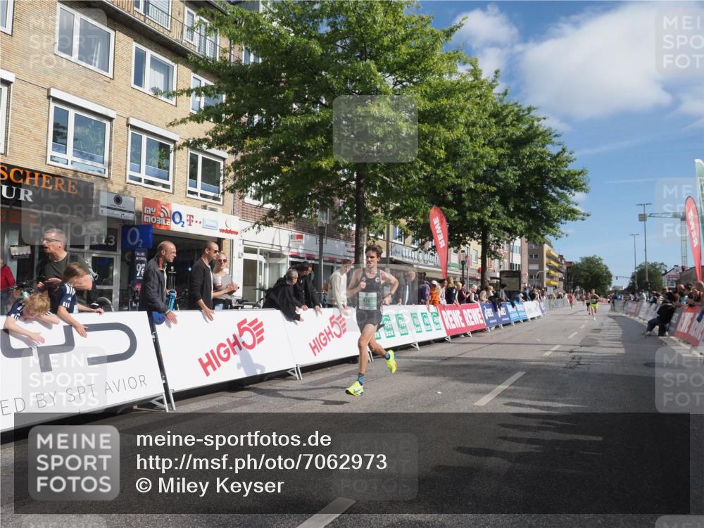 15.09.2024 - PSD Bank Halbmarathon Miley Keyser http://msf.ph/oto/7062973 15.09.2024 11:10:05 Ziel 463, 470, 473, 478, 484, 490, 501, 514, 519 meine-sportfotos.de