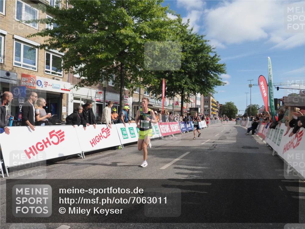 15.09.2024 - PSD Bank Halbmarathon Miley Keyser http://msf.ph/oto/7063011 15.09.2024 11:10:10 Ziel 463, 470, 478, 484, 501, 507, 519 meine-sportfotos.de