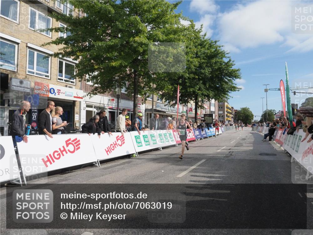 15.09.2024 - PSD Bank Halbmarathon Miley Keyser http://msf.ph/oto/7063019 15.09.2024 11:10:11 Ziel 463, 478, 484, 501, 507, 519 meine-sportfotos.de