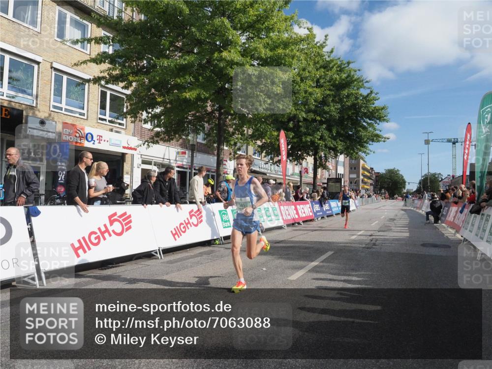 15.09.2024 - PSD Bank Halbmarathon Miley Keyser http://msf.ph/oto/7063088 15.09.2024 11:10:20 Ziel 463, 478, 501, 507, 512, 840 meine-sportfotos.de