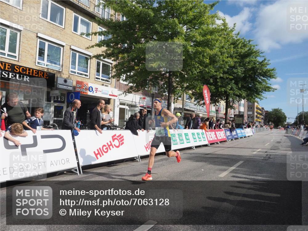15.09.2024 - PSD Bank Halbmarathon Miley Keyser http://msf.ph/oto/7063128 15.09.2024 11:10:22 Ziel 478, 501, 507, 512, 520, 840 meine-sportfotos.de
