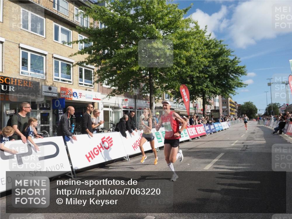 15.09.2024 - PSD Bank Halbmarathon Miley Keyser http://msf.ph/oto/7063220 15.09.2024 11:10:33 Ziel 404, 512, 520, 840 meine-sportfotos.de