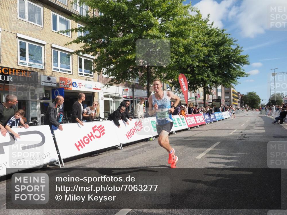 15.09.2024 - PSD Bank Halbmarathon Miley Keyser http://msf.ph/oto/7063277 15.09.2024 11:10:38 Ziel 404, 511, 512, 520, 840 meine-sportfotos.de