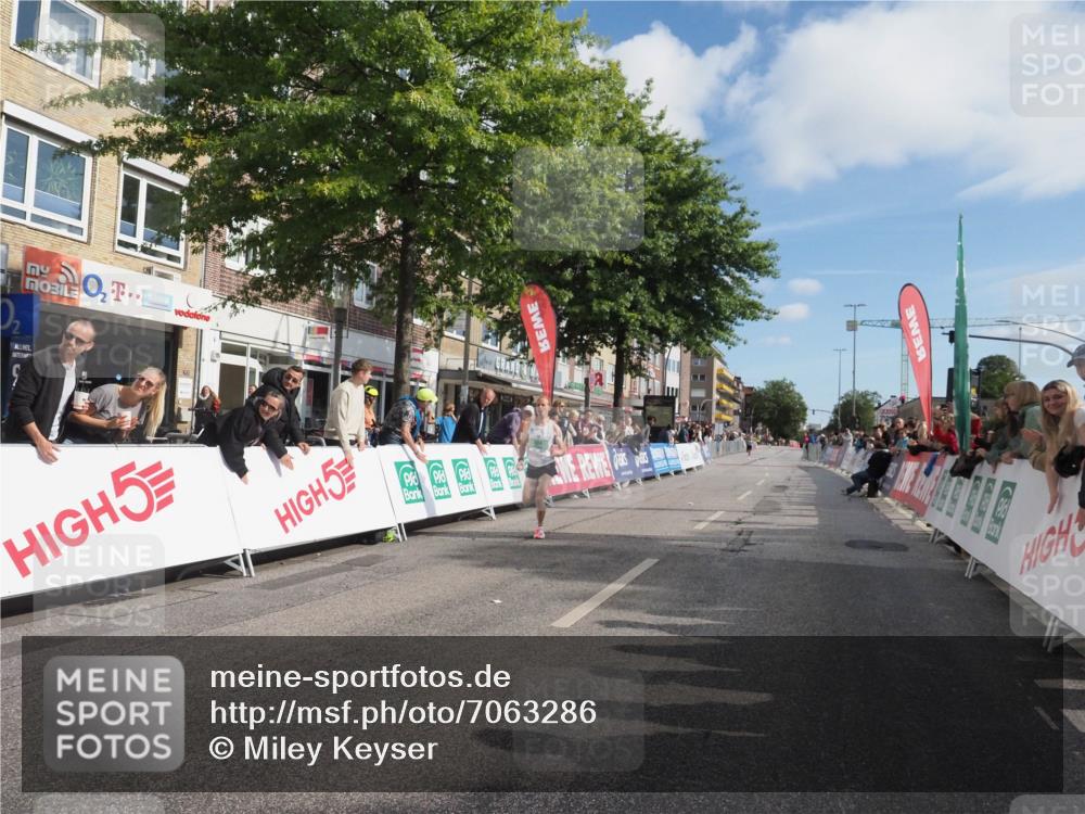 15.09.2024 - PSD Bank Halbmarathon Miley Keyser http://msf.ph/oto/7063286 15.09.2024 11:10:41 Ziel 404, 511, 520 meine-sportfotos.de