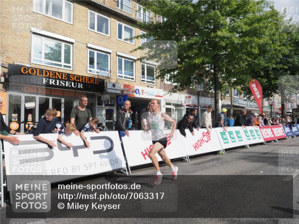 15.09.2024 - PSD Bank Halbmarathon Miley Keyser http://msf.ph/oto/7063317 15.09.2024 11:10:42 Ziel 404, 481, 511, 520 meine-sportfotos.de