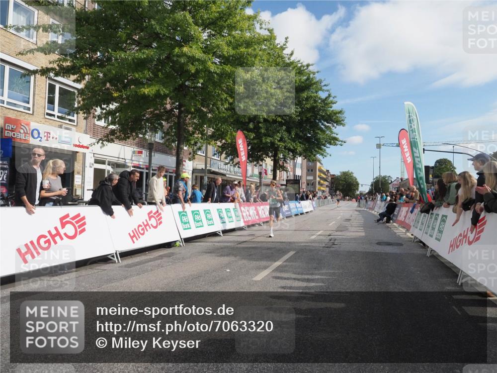 15.09.2024 - PSD Bank Halbmarathon Miley Keyser http://msf.ph/oto/7063320 15.09.2024 11:10:48 Ziel 481, 511 meine-sportfotos.de