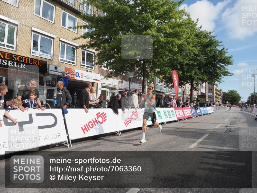 15.09.2024 - PSD Bank Halbmarathon Miley Keyser http://msf.ph/oto/7063360 15.09.2024 11:10:50 Ziel 481, 511, 524 meine-sportfotos.de
