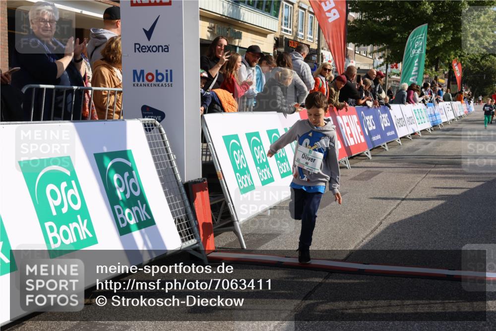 15.09.2024 - PSD Bank Halbmarathon Strokosch-Dieckow http://msf.ph/oto/7063411 15.09.2024 10:32:44 Ziel 40, 68, 157, 193, 280, 301 meine-sportfotos.de
