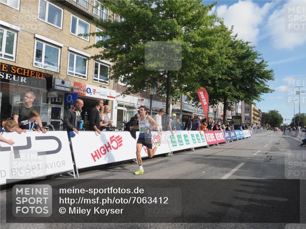 15.09.2024 - PSD Bank Halbmarathon Miley Keyser http://msf.ph/oto/7063412 15.09.2024 11:10:58 Ziel 481, 513, 523, 524, 543 meine-sportfotos.de