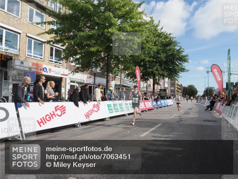 15.09.2024 - PSD Bank Halbmarathon Miley Keyser http://msf.ph/oto/7063451 15.09.2024 11:11:07 Ziel 513, 518, 523, 524, 543 meine-sportfotos.de