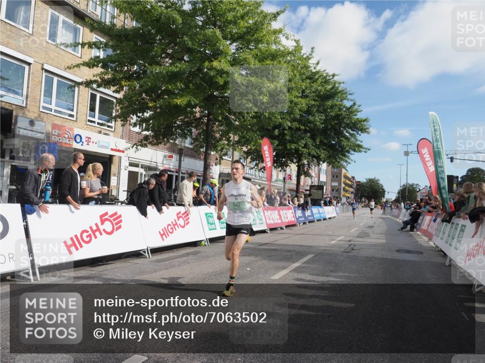 15.09.2024 - PSD Bank Halbmarathon Miley Keyser http://msf.ph/oto/7063502 15.09.2024 11:11:09 Ziel 513, 518, 523, 524, 543 meine-sportfotos.de