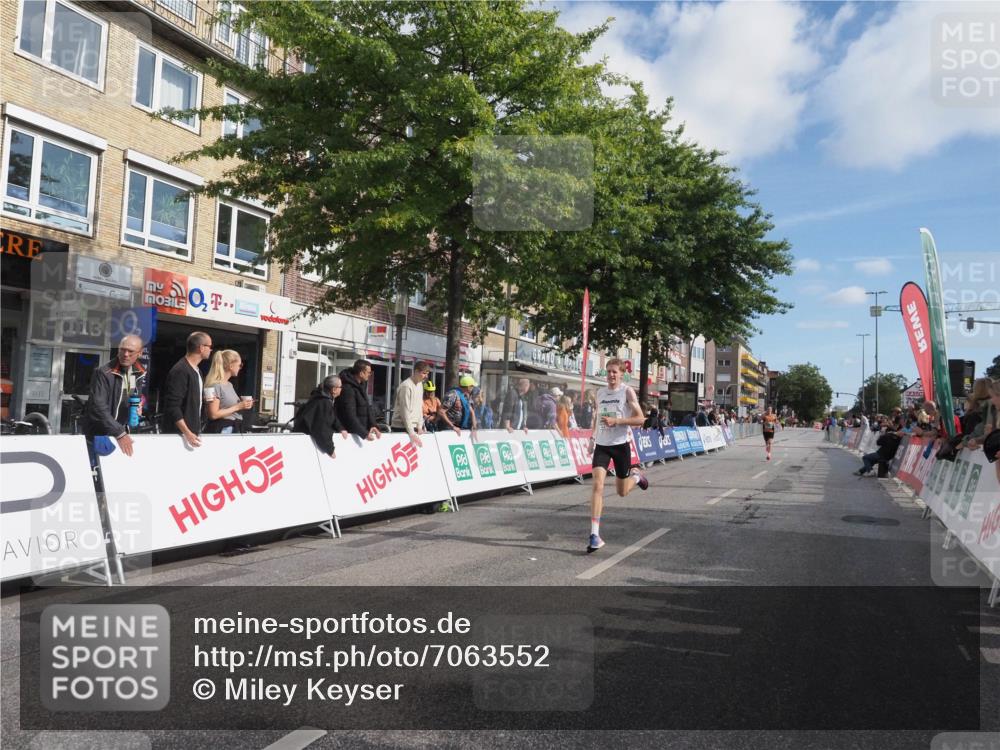 15.09.2024 - PSD Bank Halbmarathon Miley Keyser http://msf.ph/oto/7063552 15.09.2024 11:11:14 Ziel 513, 518, 523, 543 meine-sportfotos.de