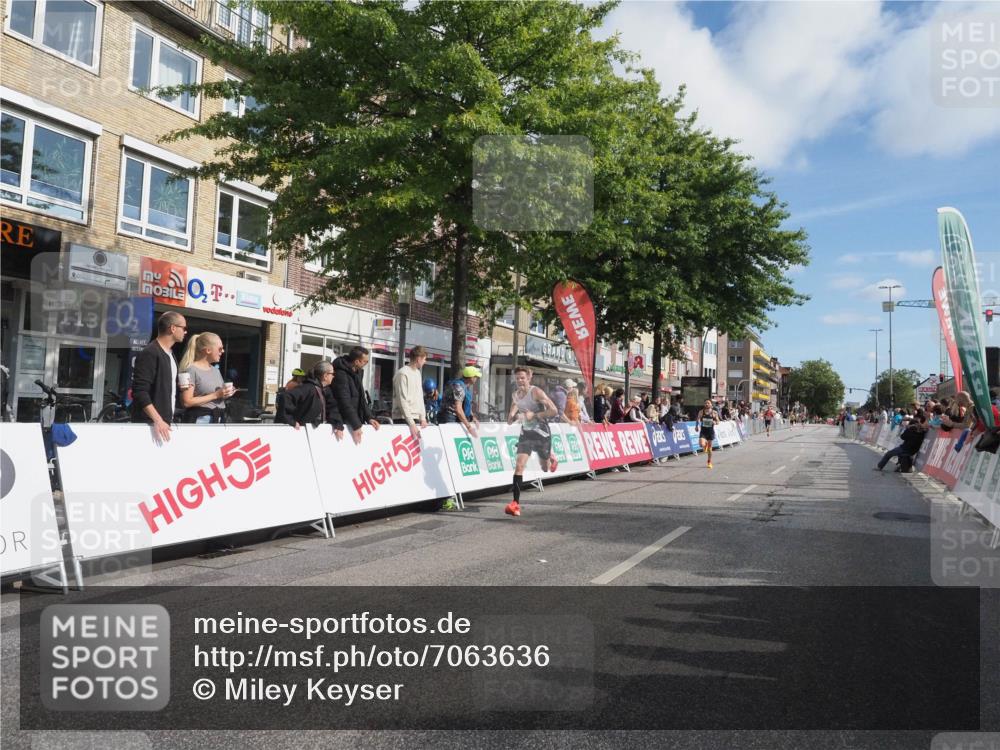 15.09.2024 - PSD Bank Halbmarathon Miley Keyser http://msf.ph/oto/7063636 15.09.2024 11:11:34 Ziel 485, 515, 516, 539, 548 meine-sportfotos.de