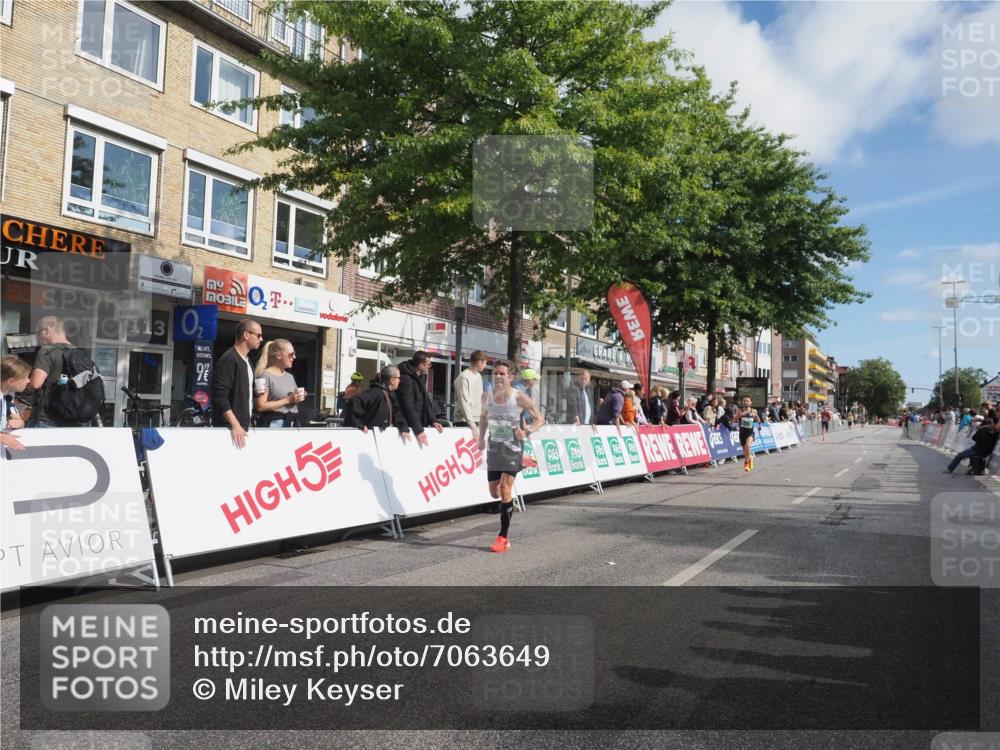 15.09.2024 - PSD Bank Halbmarathon Miley Keyser http://msf.ph/oto/7063649 15.09.2024 11:11:35 Ziel 485, 515, 516, 539, 548 meine-sportfotos.de