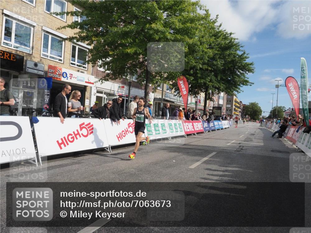 15.09.2024 - PSD Bank Halbmarathon Miley Keyser http://msf.ph/oto/7063673 15.09.2024 11:11:36 Ziel 485, 515, 516, 539, 548 meine-sportfotos.de