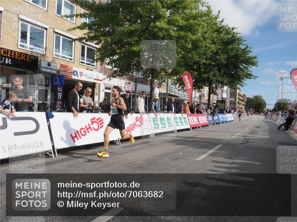 15.09.2024 - PSD Bank Halbmarathon Miley Keyser http://msf.ph/oto/7063682 15.09.2024 11:11:37 Ziel 485, 515, 516, 539, 548 meine-sportfotos.de