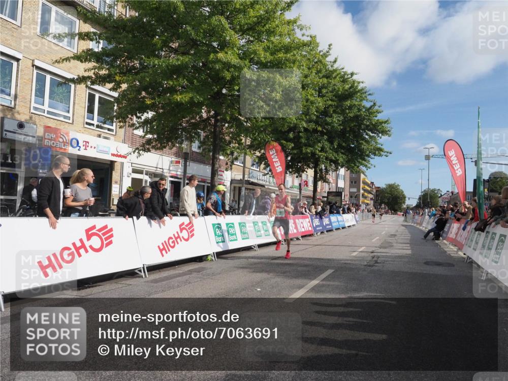 15.09.2024 - PSD Bank Halbmarathon Miley Keyser http://msf.ph/oto/7063691 15.09.2024 11:11:40 Ziel 485, 515, 516, 539, 548 meine-sportfotos.de