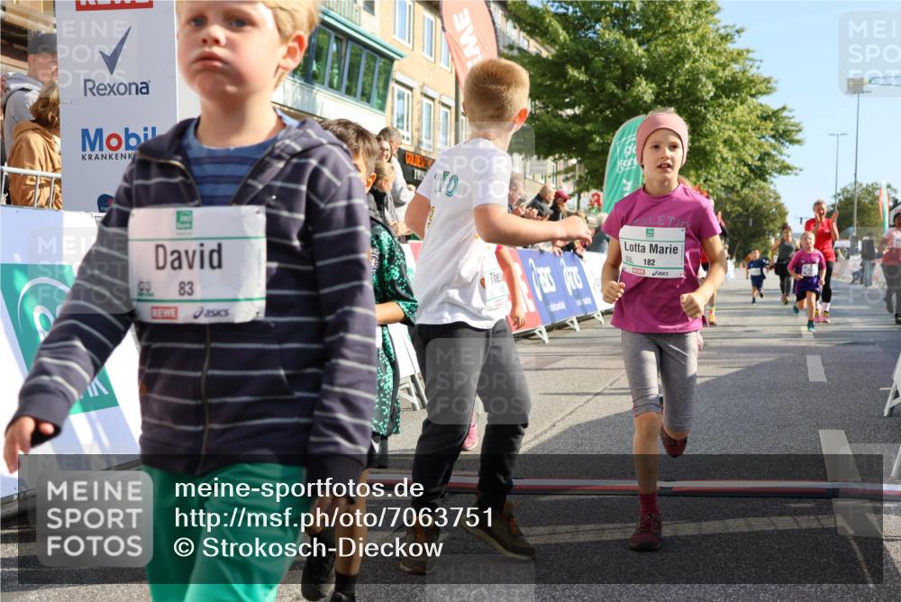 15.09.2024 - PSD Bank Halbmarathon Strokosch-Dieckow http://msf.ph/oto/7063751 15.09.2024 10:32:57 Ziel 1, 4, 33, 68, 83, 176, 182, 232, 241, 275, 283, 302 meine-sportfotos.de
