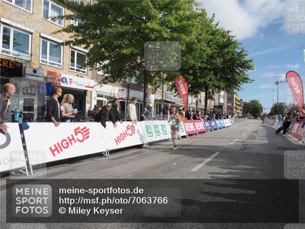 15.09.2024 - PSD Bank Halbmarathon Miley Keyser http://msf.ph/oto/7063766 15.09.2024 11:11:48 Ziel 485, 537, 539, 545 meine-sportfotos.de