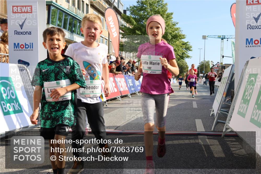 15.09.2024 - PSD Bank Halbmarathon Strokosch-Dieckow http://msf.ph/oto/7063769 15.09.2024 10:32:57 Ziel 1, 4, 33, 68, 83, 176, 182, 232, 241, 275, 283, 302 meine-sportfotos.de