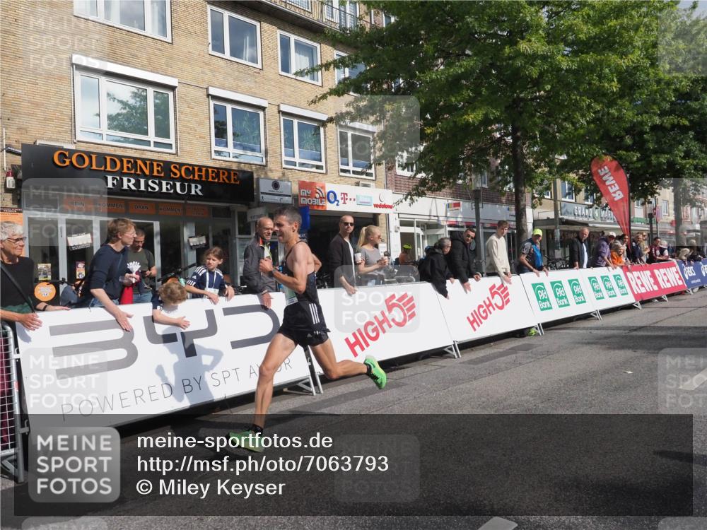 15.09.2024 - PSD Bank Halbmarathon Miley Keyser http://msf.ph/oto/7063793 15.09.2024 11:11:50 Ziel 485, 537, 539, 545 meine-sportfotos.de