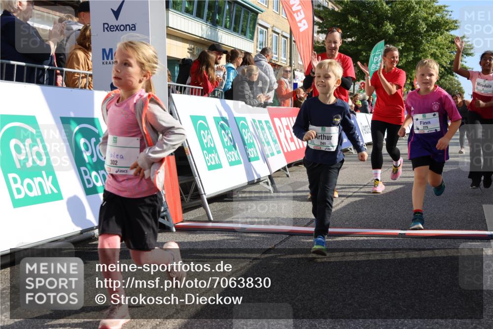 15.09.2024 - PSD Bank Halbmarathon Strokosch-Dieckow http://msf.ph/oto/7063830 15.09.2024 10:33:00 Ziel 1, 4, 33, 68, 83, 176, 182, 232, 241, 275, 283, 302 meine-sportfotos.de