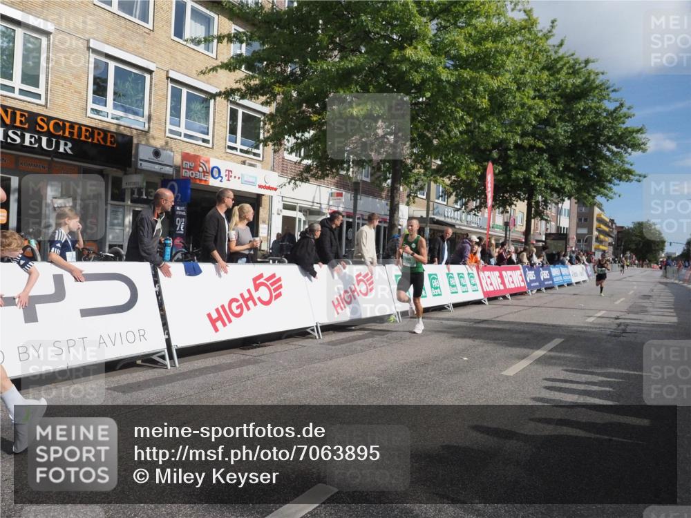 15.09.2024 - PSD Bank Halbmarathon Miley Keyser http://msf.ph/oto/7063895 15.09.2024 11:12:12 Ziel 503, 506, 526, 530 meine-sportfotos.de