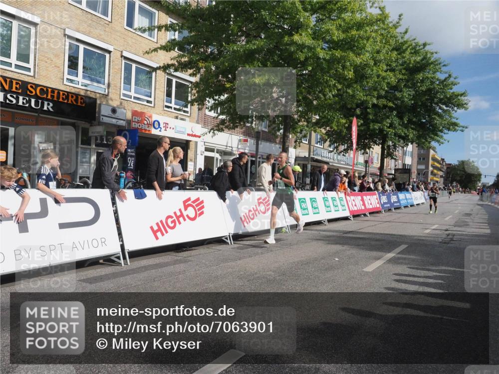 15.09.2024 - PSD Bank Halbmarathon Miley Keyser http://msf.ph/oto/7063901 15.09.2024 11:12:13 Ziel 503, 506, 526, 530 meine-sportfotos.de