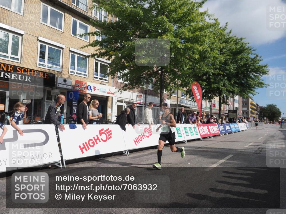 15.09.2024 - PSD Bank Halbmarathon Miley Keyser http://msf.ph/oto/7063932 15.09.2024 11:12:16 Ziel 498, 503, 506, 526, 530 meine-sportfotos.de