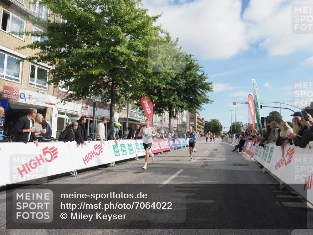 15.09.2024 - PSD Bank Halbmarathon Miley Keyser http://msf.ph/oto/7064022 15.09.2024 11:12:32 Ziel 498, 509, 528, 534, 566, 838, 841 meine-sportfotos.de